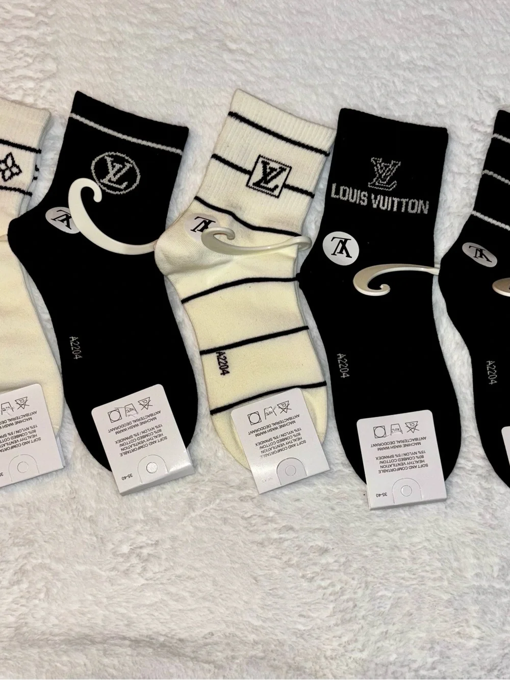 Louis Vuitton Men’s Crew Socks - Black & White (5 Pack)